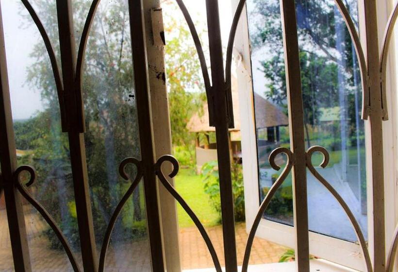 پانسیون Tinka,s Homestead