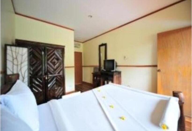 Phuttachot Resort