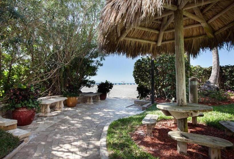 Pointe Estero Resort