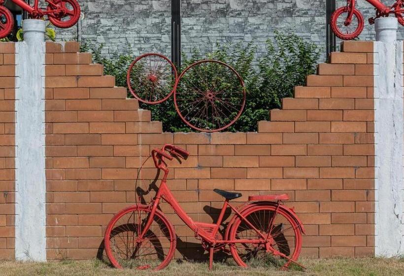 Red Bike Resort