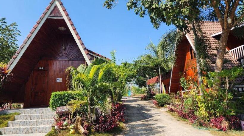 Resort Bansuanphuhong