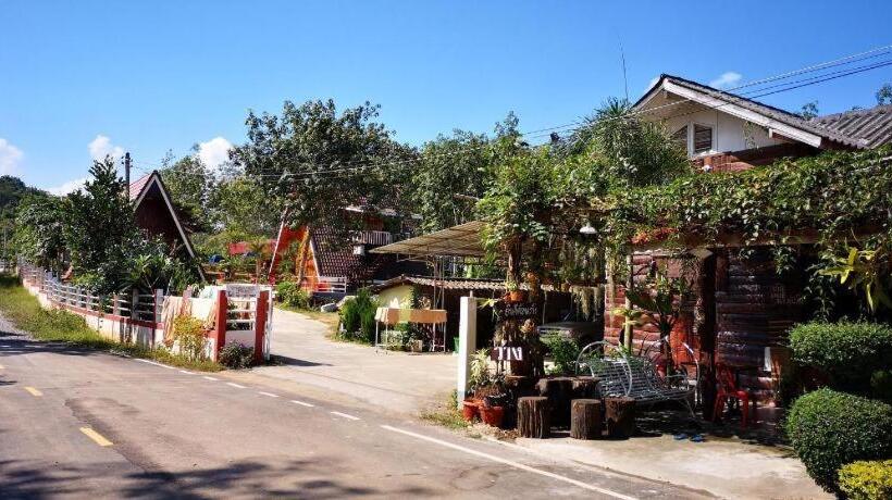 Resort Bansuanphuhong