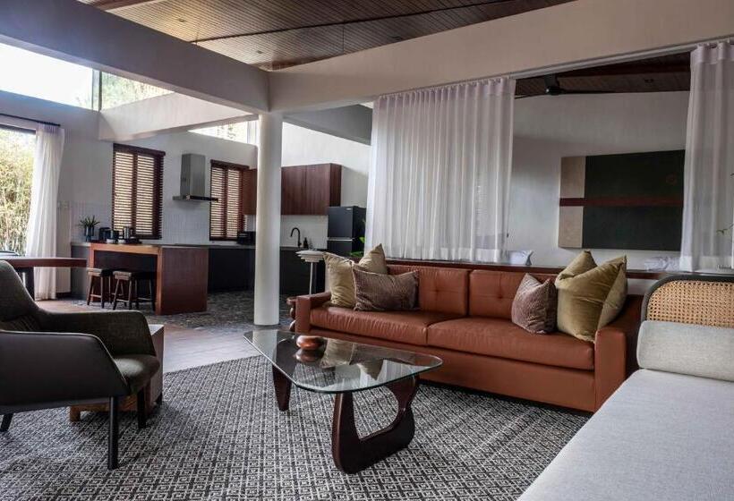 Shanti Cabin   Ezra Viniti Resort