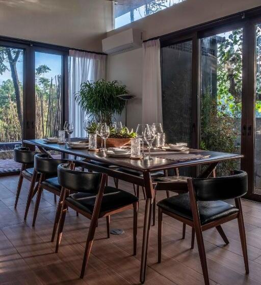 Vijaya Cabin   Ezra Viniti Resort