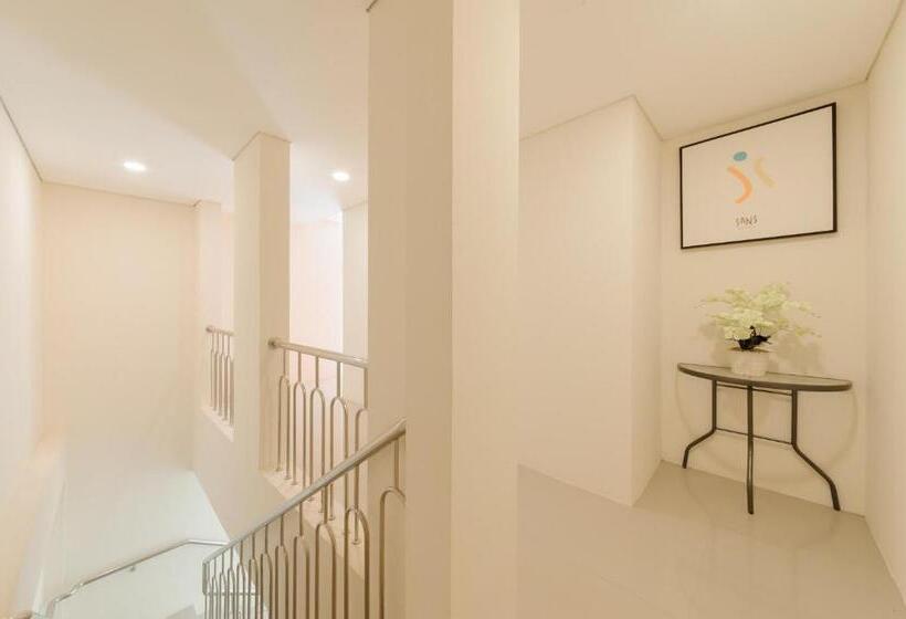 Sans Hotel Tajur Bogor