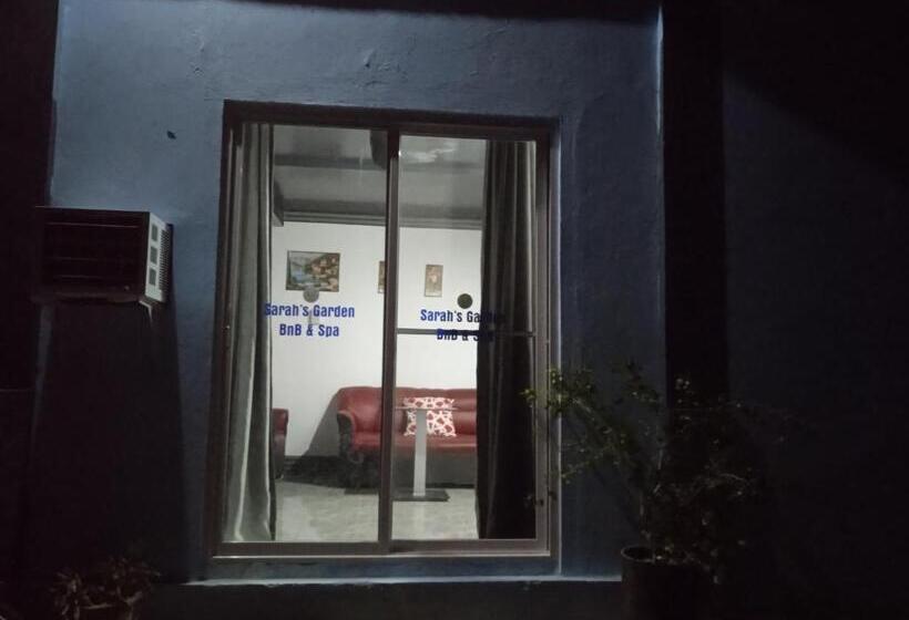 Sarah S Garden Bnb & Bnb Spa Family Room With Livingroom