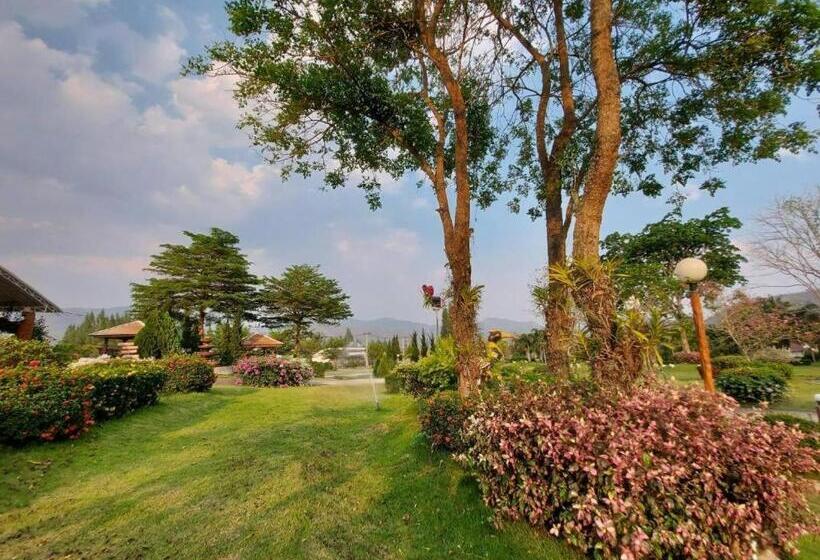 Tanaosri & Creekside Resort