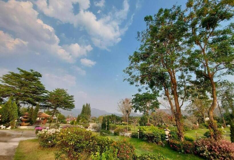 Tanaosri & Creekside Resort