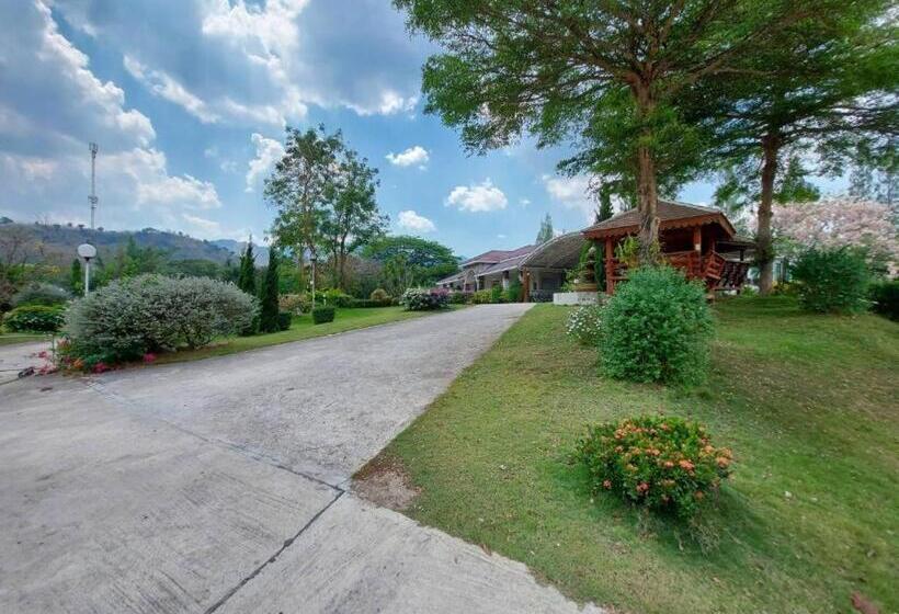 Tanaosri & Creekside Resort