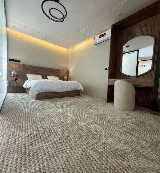 منتجع اورنايتس