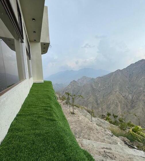 منتجع اورنايتس