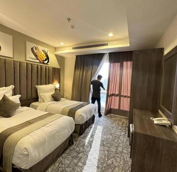 فندق سفن جاردنز   المطار