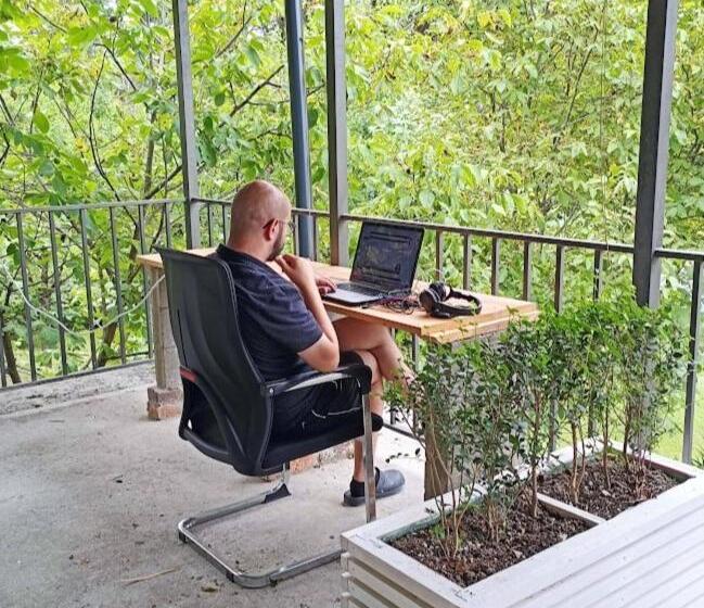 هاستل Coworking & Coliving Gumbrini