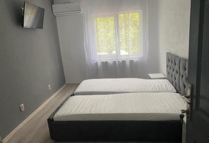 Общежитие Crosi Home