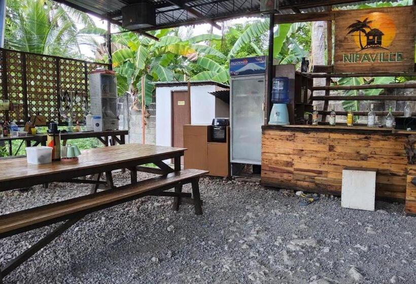 ユースホステル Nipaville Camphouse