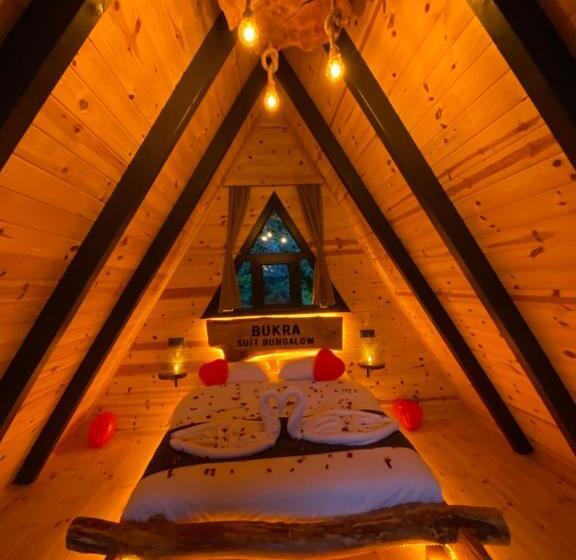 مبيت وإفطار Bukrasuitbungalow