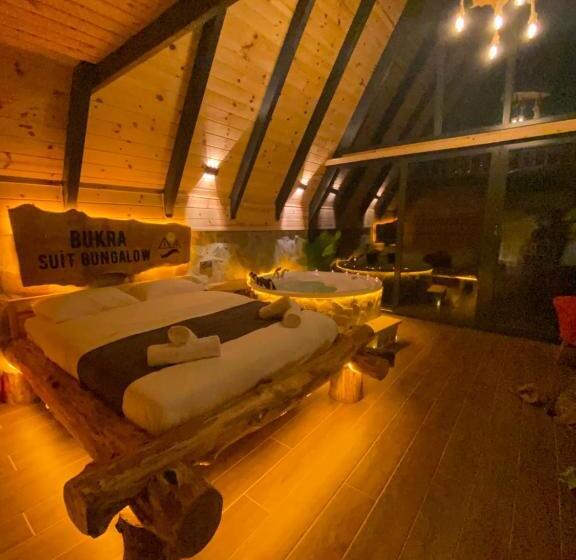 住宿加早餐  Bukrasuitbungalow