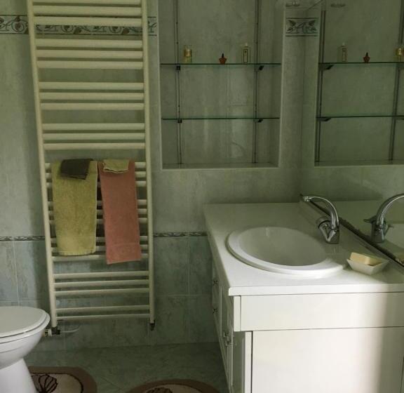 Bed and Breakfast Chambres D Hôtes De La Grande Maison