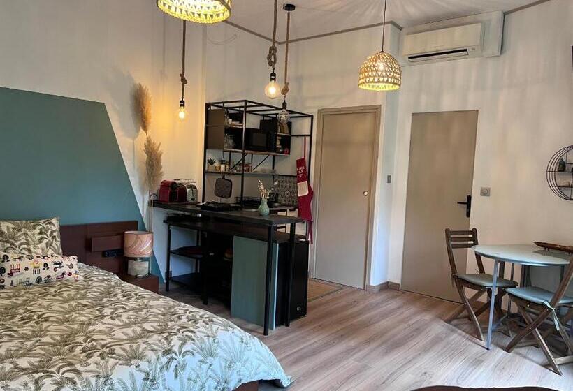 Bed and Breakfast Charmant Studio En Rez De Jardin Chaville