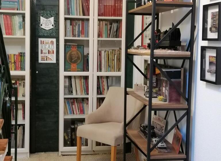 민박 History Aparts