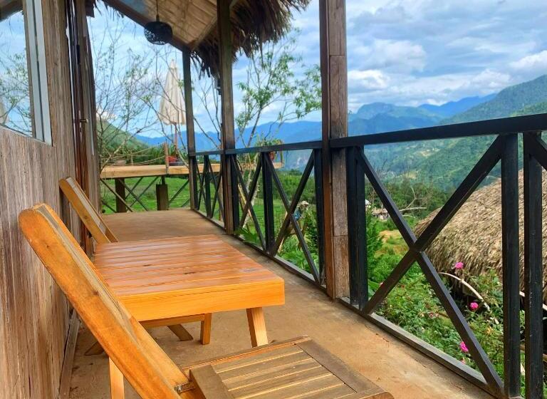 تختخواب و صبحانه La Rosa House