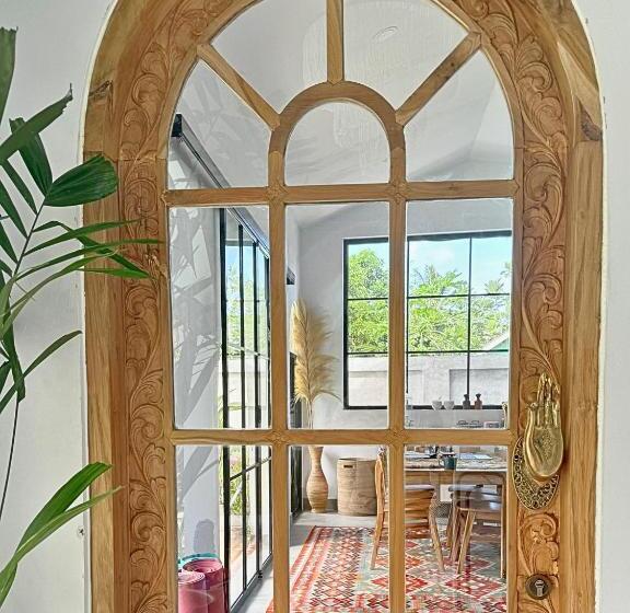 مبيت وإفطار Marshmellow Surf & Wellness Camp Lombok