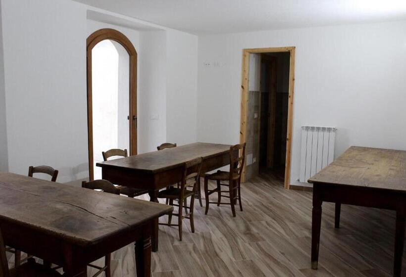 مبيت وإفطار Oasi Avetana