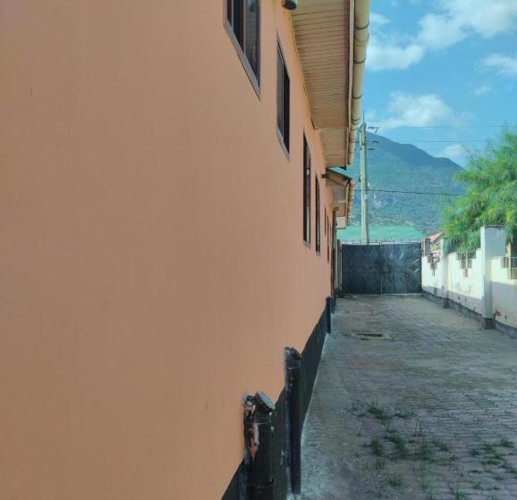 민박 Pasinai Safari Lodge