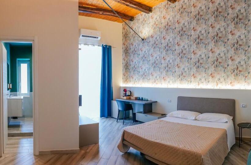 تختخواب و صبحانه Rooftop Parthenopeo Contemporary Rooms