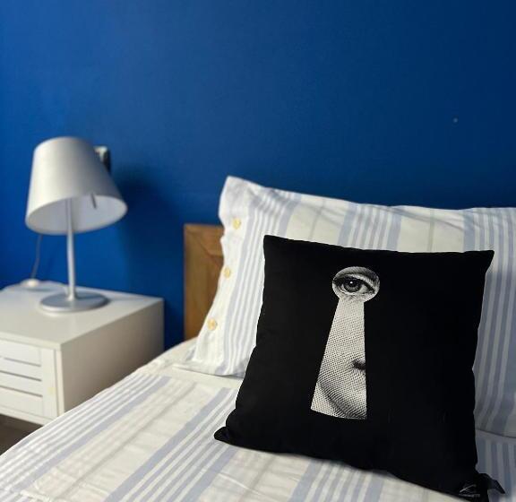 مبيت وإفطار Sustai