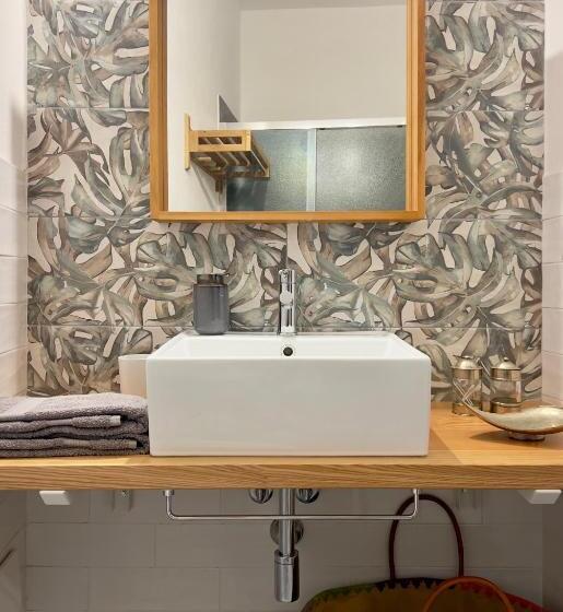 مبيت وإفطار Sustai