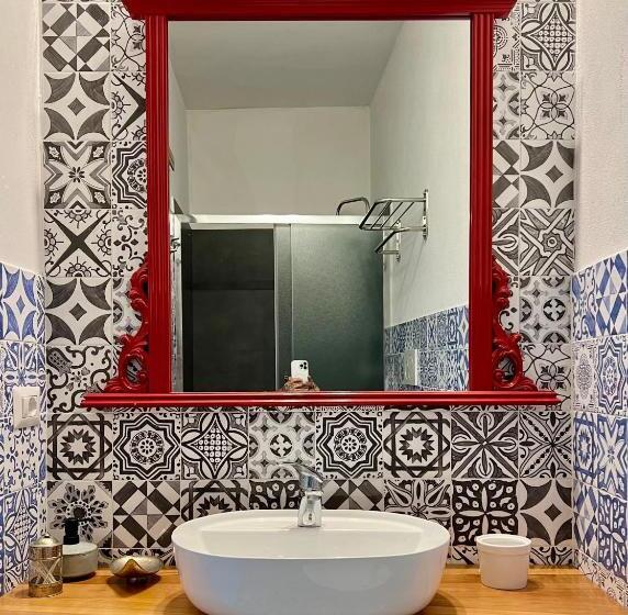 مبيت وإفطار Sustai