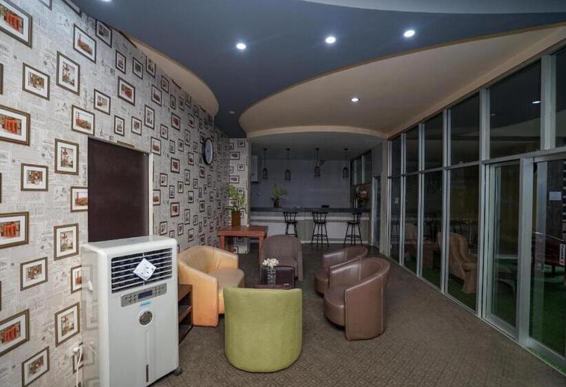 Collection O 736 Hotel Best Skip