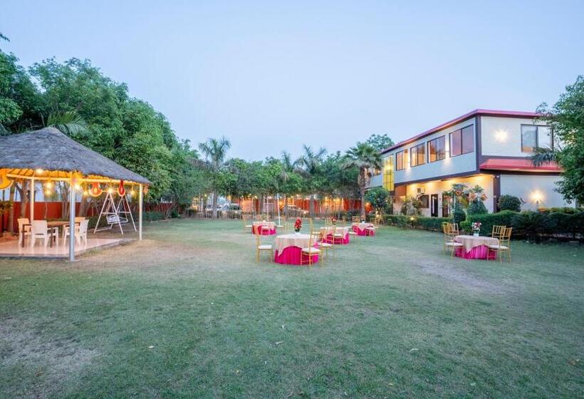 Corbett D Resort