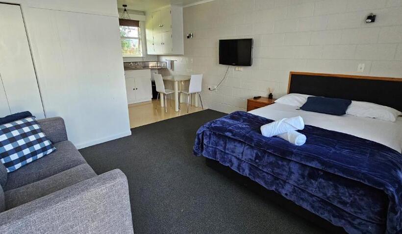 Endeavour Lodge Motel