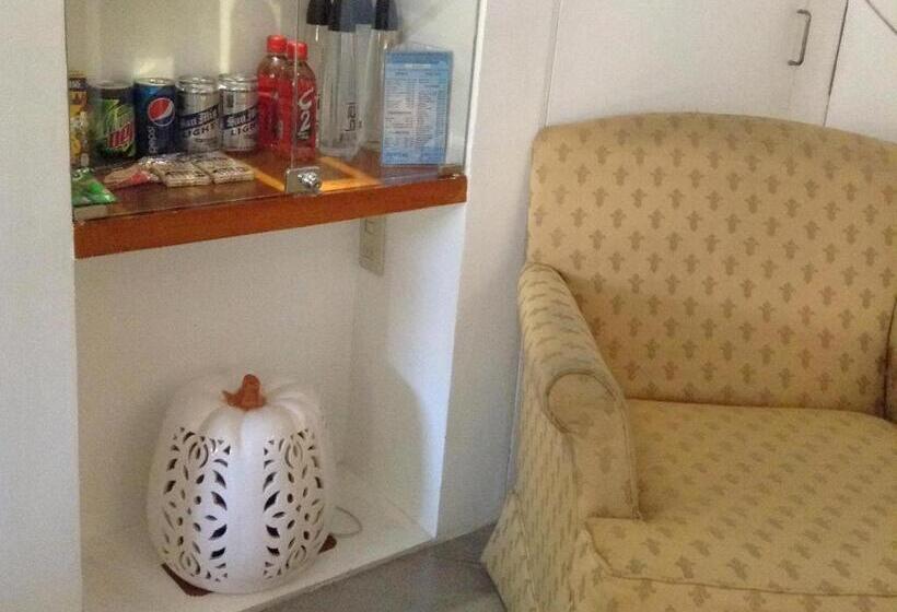 Fersal Hotel Annapolis, Cubao