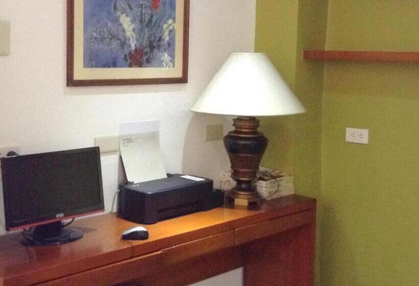 Fersal Hotel Annapolis, Cubao