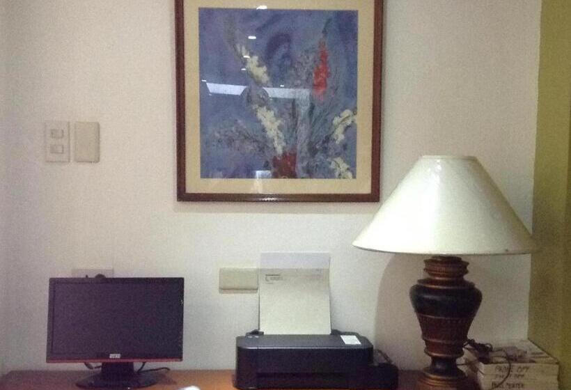 Fersal Hotel Annapolis, Cubao