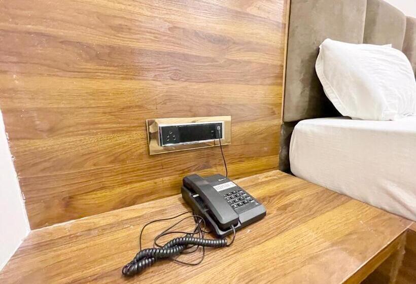 Govindam Inn ! Ujjain Fully Air Conditioned Hotel At Prime Location With Parking Availability, Near