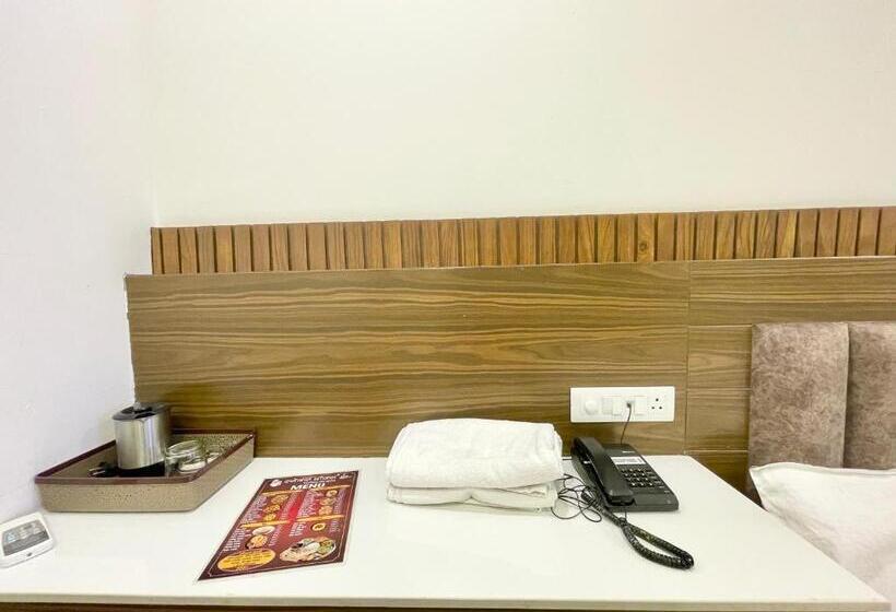 Govindam Inn ! Ujjain Fully Air Conditioned Hotel At Prime Location With Parking Availability, Near