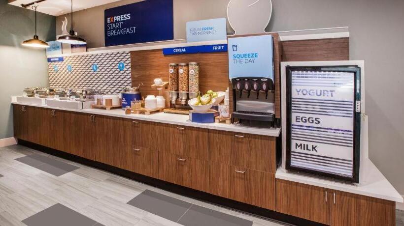 Holiday Inn Express Hotel & Suites Columbus