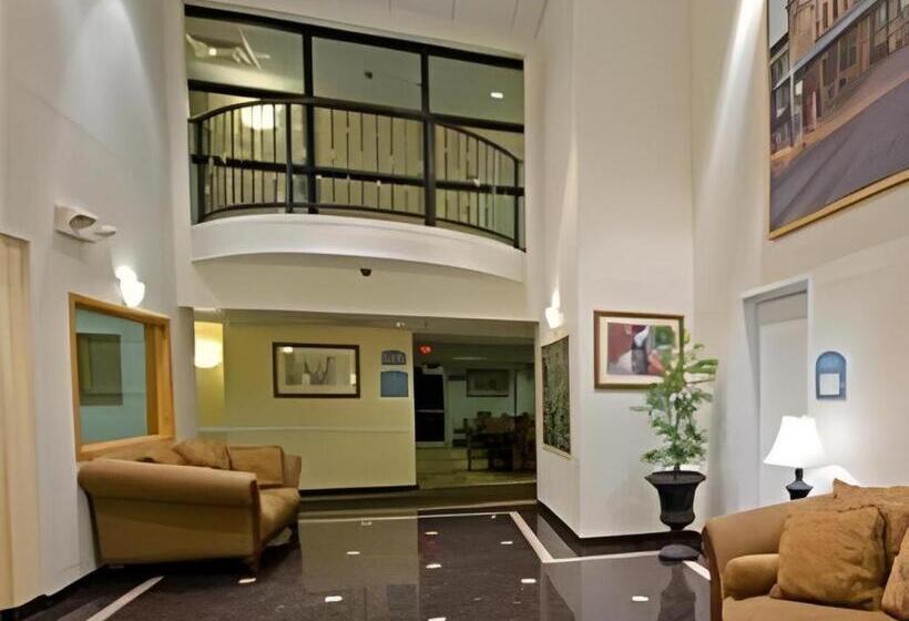 Holiday Inn Express Hotel & Suites Columbus