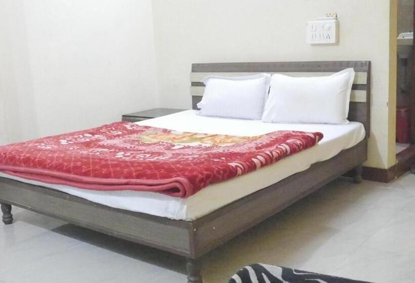 Hotel Aatithi Palace