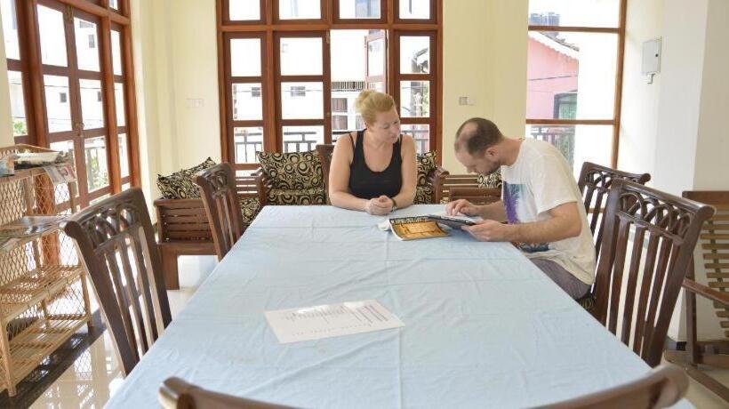 فندق Araliya Blue Beach View