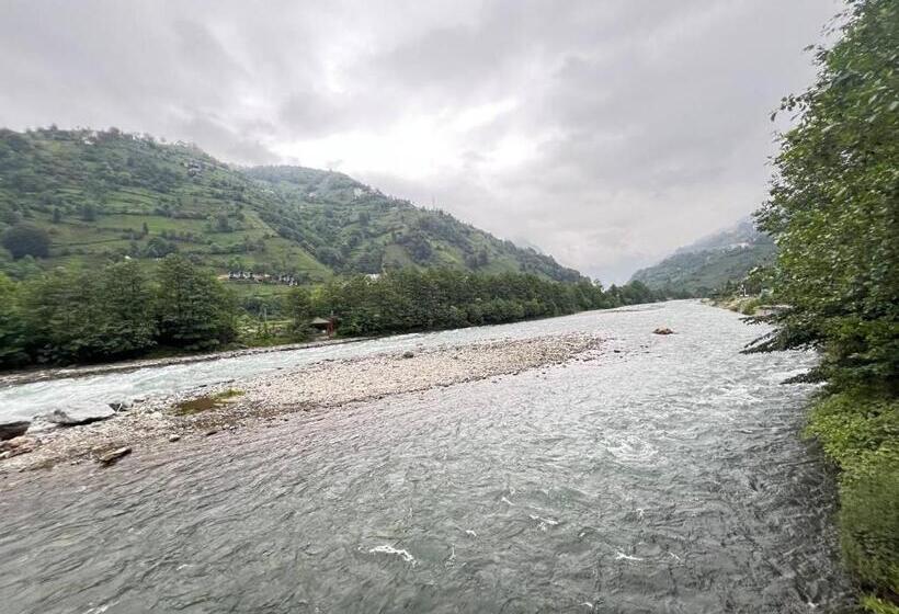 ホテル Ayder Vip River