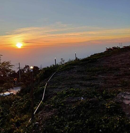 Отель Baanpak Prakai Dao Phahuasing