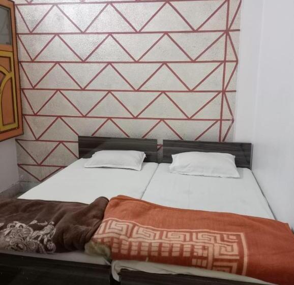 בית מלון כפרי Balajee Residency