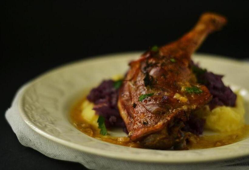 Отель Borderline Accomodation