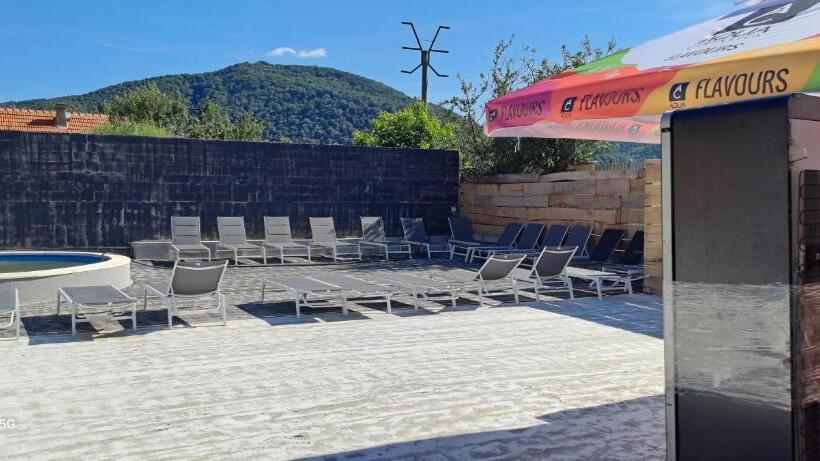 Отель Borderline Accomodation