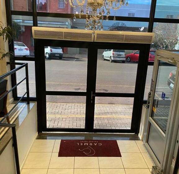 فندق Carmel Palace